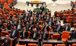 CHP'den Meclis'te 'emekli nöbeti': "Bin liralık artış alay gibi"