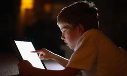 TBMM’den çocuklar için dijital kalkan: Özel SIM kart ve gece erişim sınırı gelebilir!