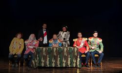 Savaş, iktidar ve absürt mizah bir arada! Generallerin Beş Çayı Ankara’da sahneleniyor