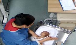 Bebeğe şiddet davasında aranan hemşire Afyonkarahisar’da teslim oldu