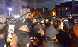 Kuşadası’nda iki belediye karşı karşıya geldi: Polis müdahale etti