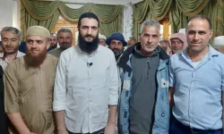 Suriye Devlet Başkanı eş-Şara, Şam sokaklarında halkla buluştu