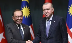 Cumhurbaşkanı Erdoğan ile Enver İbrahim ortak basın toplantısı düzenledi: Türkiye–Malezya arasında 7 anlaşma imzalandı