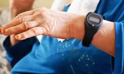Yaşlılar artık yalnız değil! Akıllı bilekliklerle 7/24 takip edilecekler