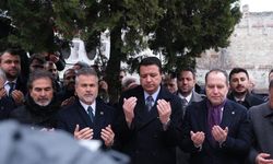 Erbakan Vefatının 15. Yılında Anıldı: Arıkan ve Fatih Erbakan İlk Kez Birlikte Kabir Ziyaretinde