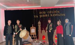 Ankara'da Ramazan coşkusu: Lise öğrencileri davul ve mani geleneğini okula taşıdı