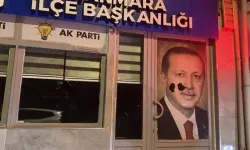AK Parti Marmara İlçe Başkanlığı’na taşlı saldırı