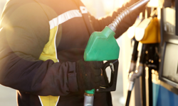 Enerji krizi pompaya yansıdı: Motorin fiyatı bir gecede fırladı!