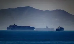 Trump’tan İran’a ‘kısıtlı saldırı’ mesajı: ABD uçak gemisi Akdeniz’e girdi, İsrail alarma geçti