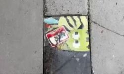 Ankara Sokaklarında Dikkat Çeken Dokunuş: Kaldırımları Sanatla Onarıyor