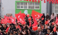 Ankara Mamak'taki Okullarda Yeni Dönem Bayrak Sevgisi Temasıyla Açıldı