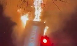 Ankara OSTİM’de Korkutan Yangın: Saat Kulesi Alevlere Teslim Oldu