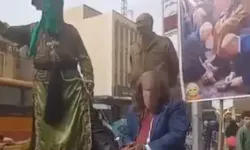 İran'da akıllara durgunluk veren eylem: Trump'ı temsili olarak infaz ettiler!