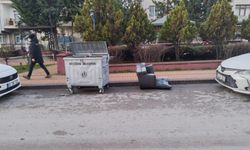 Ankara'da çöp konteynerini şehir çöplüğü sanıyorlar