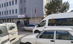 Çubuk Tapu ve Kadastro Müdürlüğü önünde park trafiği