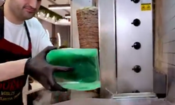 CZN Burak’tan şaşırtan temizlik yöntemi! Ocağa buz döktü