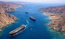 İran'dan küresel ticareti sarsan karar: Hürmüz Boğazı'ndan geçiş artık ücretli!