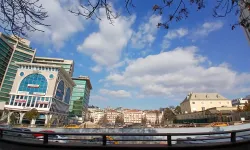 Atatürk Bulvarı’ndaki otopark alanına otel yapılıyor