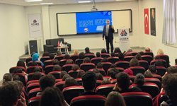 THK Üniversitesi Ankara'da öğrencilerle bir araya geliyor