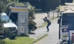 İsrail Konsolosluğu önünde silahlı saldırı: 2 polis yaralı!