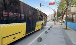 Yaya geçidinde korku dolu anlar: Otobüsün altında kalan çocuk mucize eseri kurtuldu!