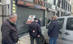 Fren yerine gaza bastı, işyerine daldı!