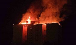 Nazilli Fen Lisesi'nde korku dolu gece! Pansiyonun çatısı alevlere teslim oldu