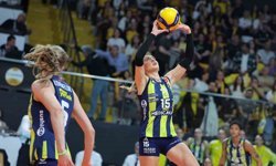 Şampiyon değişmedi! VakıfBank Fenerbahçe’yi evinde mağlup etti