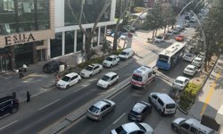Ankara’da tepki çeken görüntü: Sirenler çaldı, yol açılmadı