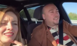 Özkan Yalım'ın bir skandalı daha... 4 numaralı sevgilisiyle yeni videosu çıktı!