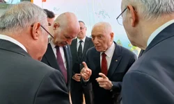 Haberal, marka ve yapay zekâ buluşmasında stantları gezdi