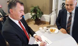 Ankaralı yazardan Kent Konseyinde imza günü!