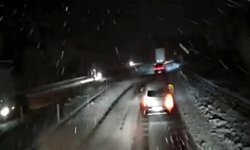 Bu yoldan Ankara'ya gelenler dikkat! Kar yağışı nedeniyle TIR'lara kapatıldı