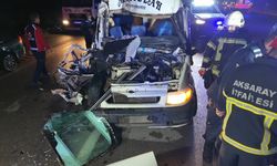 Tarım işçilerini taşıyan minibüs tıra çarptı: 4’ü ağır 12 yaralı