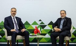 Ankara-Tahran diplomasisinde yoğun trafik! Bakan Fidan mevkidaşı Arakçi ile görüştü