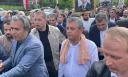 CHP Genel Merkezi tahliye edildi! Özgür Özel kalabalıkla Meclis’e yürüyor!