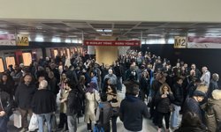 Ankara metrosunda seferler durdu, yolcular isyan etti!