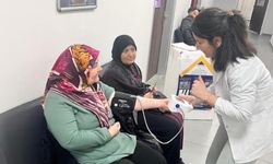 Ankara’da vatandaşlara ücretsiz tansiyon ölçümü yapıldı