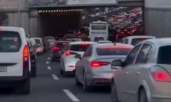 Ankara’daki trafik çilesine isyan eden vatandaştan çağrı: Bir kişilik bile yer yok, gelmeyin!