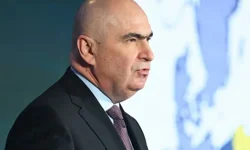 Romanya’da hükümet düştü: Bolojan kabinesi gensoruyla görevden alındı