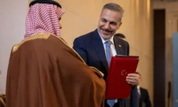 Türkiye ile Suudi Arabistan arasında vize muafiyeti anlaşması imzalandı!