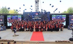 Ankara'da gurur dolu mezuniyet: Yüksek İhtisas Üniversitesi'nde diplomalar sahiplerini buldu!