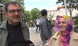 Ankara’da YKS’ye giren anne ve baba görenleri duygulandırdı