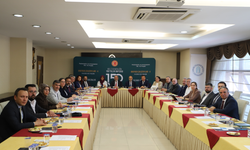Ankara’da Anayasa ve Parlamento Masaya Yatırıldı