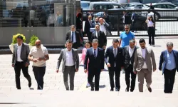 CHP'de Kurultay Hamlesi: 833 İmza Genel Merkez'e Teslim Edildi