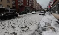 Ankara’da dolu ve sağanak hayatı felç etti! Yollar beyaza büründü, evler su altında kaldı