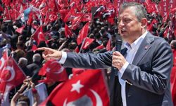 Özgür Özel’den yeni saha stratejisi: Büyük miting yerine vatandaşla birebir temas