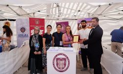 Tercih döneminde yoğun ilgi: ASBÜ standı aday öğrencilerin uğrak noktası oldu!
