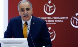 Mehmet Akif Üstündağ kimdir? Eşi kimdir, oğlu kimdir ailesi? Aslen nereli? Voleybol oynadı mı? Ne iş yapıyor?