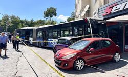 Ankara'da EGO otobüsü kontrolden çıktı: İş yerine daldı, 7 kişi yaralandı!